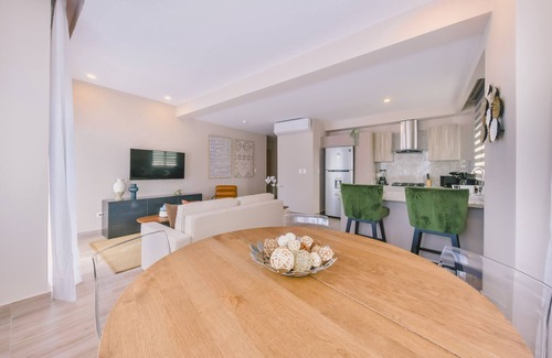 Downtown Santo Domingo Apartamento | Regatta Living ll with Breakfast Included! - 907