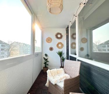 Vahrenwald Apartamento | REGENCY - Exklusive zentrale 45m2 Wohnung mit Balkon, WiFi und Netflix