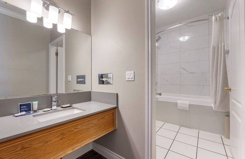 Revelstoke Hotel | Regent Hotel