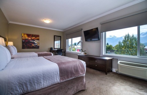 Revelstoke Hotel | Regent Hotel