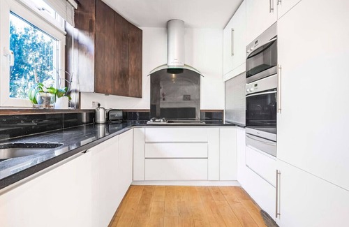 Regent's Park Casa | Regents Residence with Terrace, Office & Parking