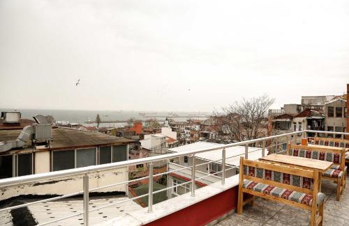 Emin Sinan Apartamento | Reggae