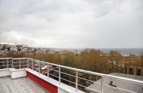 Emin Sinan Apartamento | Reggae