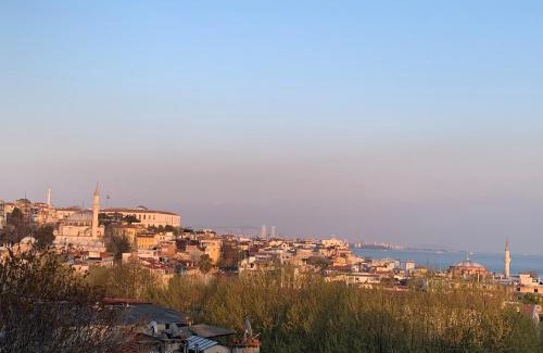 Emin Sinan Apartamento | Reggae
