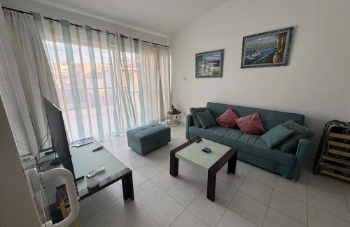 Moutallos Apartamento | Regina Gardens 2