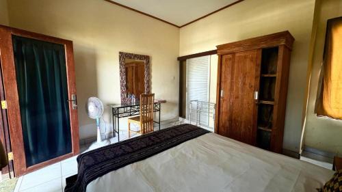 Kemenuh Casa | Regina Guest House