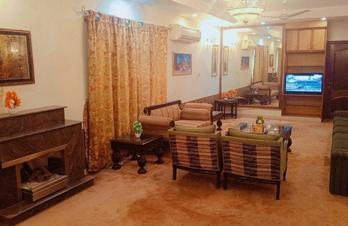 Lahore Apartamento | Rehman Gardens - 3BR Apartment