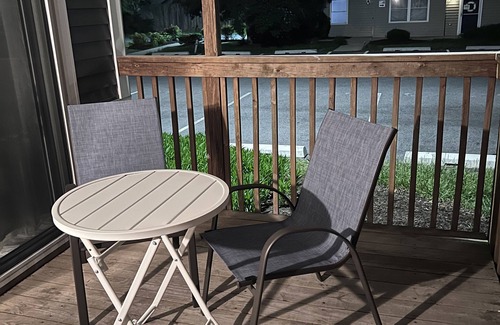 Rehoboth Beach Condominio | Rehoboth Beach Condo 1 mile to the beach and Boardwalk w/ pool! Sleeps 6