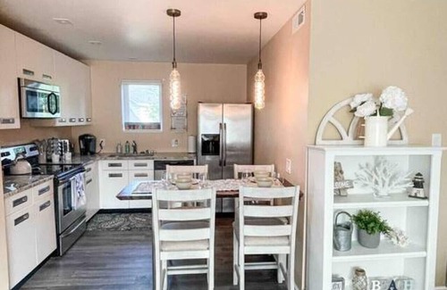 Rehoboth Beach Casa | Rehoboth Getaway / 2bd with Hot Tub /3.7mi beach/outlets
