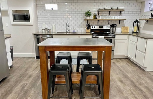 Washington Park Condominio | Rejuvenate in a Renovated Wash Park Garden House