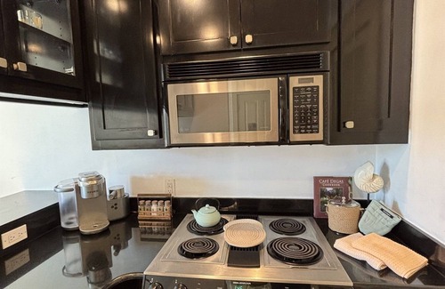Sunnyside Condominio | Rejuvenation at a Beach Village by the Sea