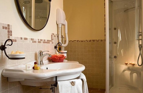 Bastia Umbra Hotel | Relais Madonna Di Campagna