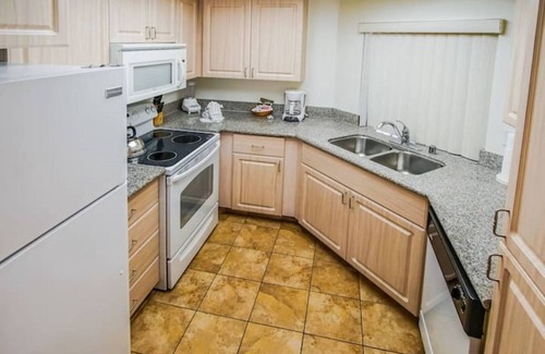 Palm Desert Condominio | RELAX! *3 Pools/11 Hot tubs * 2/2 w/Kitchen for 6!