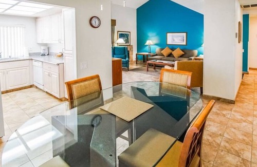 Palm Desert Condominio | RELAX! *3 Pools/11 Hot tubs * 2/2 w/Kitchen for 6!