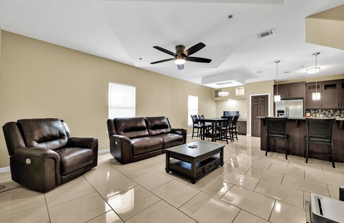 McAllen Casa | Relax and Enjoy In Our Luxury Townhome Getaway