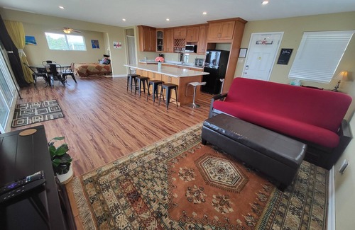 Fairview Apartamento | Relax and Enjoy the Million Dollar Views of the East Bay Area; Entire Guesthouse