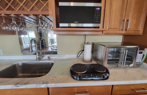 Fairview Apartamento | Relax and Enjoy the Million Dollar Views of the East Bay Area; Entire Guesthouse
