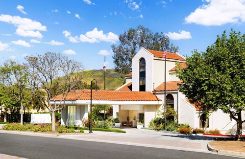 Calabasas Casa | Relax and Recharge! 3 Comfortable Units, Dog-friendly Property, Onsite Pool
