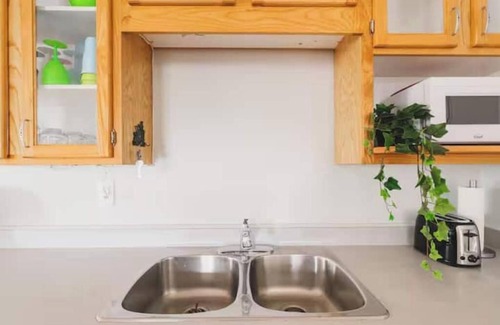 Lambton Shores Cabaña | Relax and Unwind at Hideaway Cottages #2