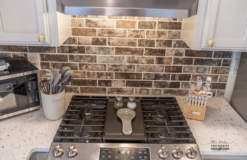 North Hilltop Casa | Relax and Unwind 4BR Hot Tub All You Need