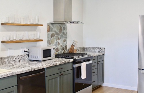 Joshua Tree Casa | Relax and Unwind at the Sage House Oasis - Ideally located, with pool & hot tub!