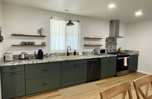Joshua Tree Casa | Relax and Unwind at the Sage House Oasis - Ideally located, with pool & hot tub!