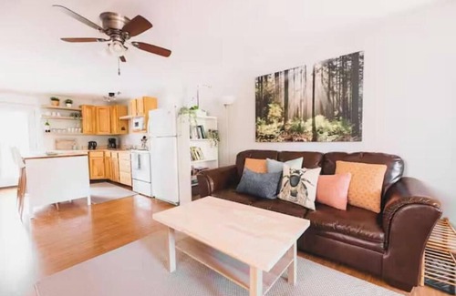 Lambton Shores Cabaña | Relax and Unwind at Hideaway Cottages #1