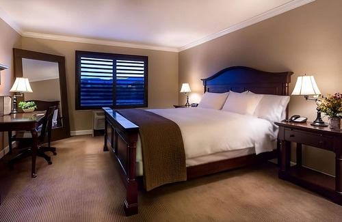Cupertino Hotel | Relax and Unwind! Pool, Free Breakfast, Short Drive to Winchester Mystery House