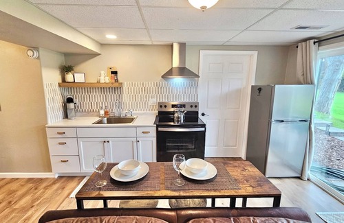 Custer Apartamento | Relax at Ridgeview- Basement 1 bed apt, KING bed, PRIVATE patio, FREE CSP pass