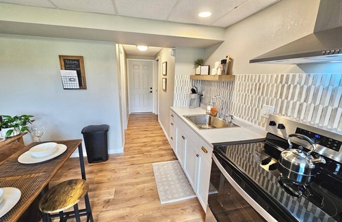 Custer Apartamento | Relax at Ridgeview- Basement 1 bed apt, KING bed, PRIVATE patio, FREE CSP pass