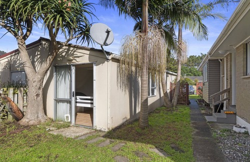 Ruakaka Casa | RELAX AT RUAKAKA - RUAKAKA HOLIDAY HOME, pet friendly in Ruakaka