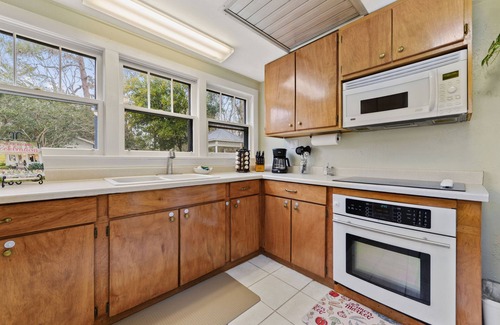 Biloxi Casa | Enjoy the Agave House! Best location, Outdoor Fun, Ample Parking & Pet-Friendly!
