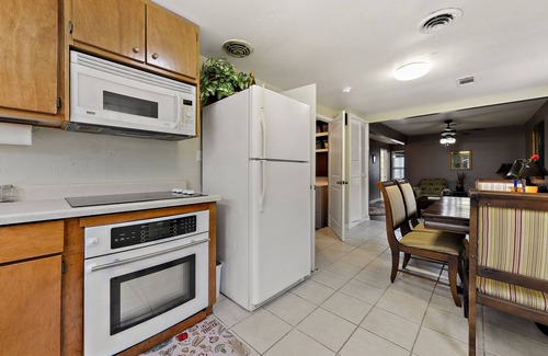 Biloxi Casa | Enjoy the Agave House! Best location, Outdoor Fun, Ample Parking & Pet-Friendly!