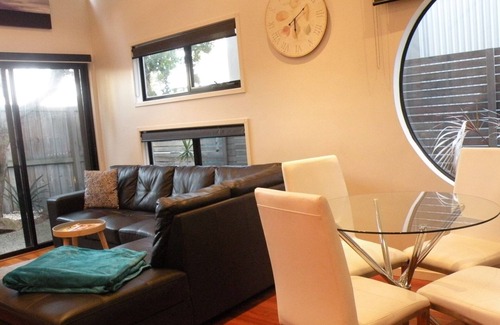 Inverloch Apartamento | Relájate en el Loft, cerca de todo