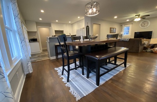 Fort Worth Cultural District Casa | Relax at the Lonestar Lodge! Close to all the fun in DFW!