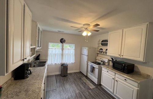 Coinjock Casa | Relax at this beautiful Historic Intracoastal Waterlily Cottage + Game Room