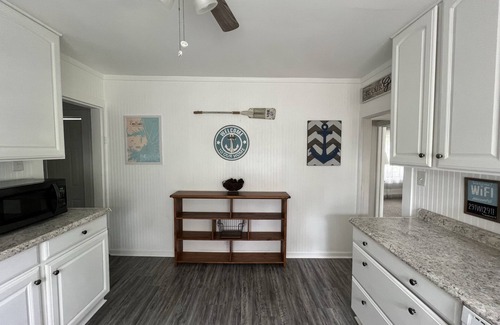 Coinjock Casa | Relax at this beautiful Historic Intracoastal Waterlily Cottage + Game Room