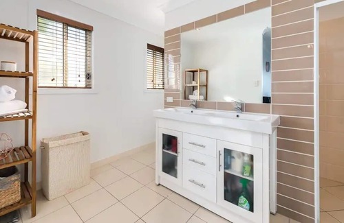 Pacific Pines Casa | Relax at this Gold Coast Escape