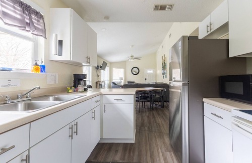 New Braunfels Chalet De Esquí | Relax at this Riverfront Retreat!
