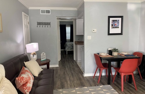 Northeast Virginia Beach Condominio | Relax By the Sea - Charming 1-bedroom condo in superb location near the ocean