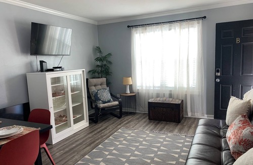 Northeast Virginia Beach Condominio | Relax By the Sea - Charming 1-bedroom condo in superb location near the ocean