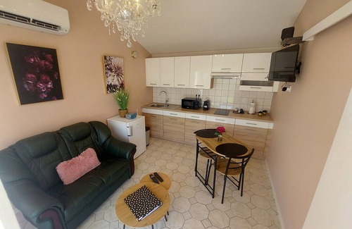 Buk Apartamento | RELAX Cozy apartment with 1 bedroom and WiFi, AC in amazing Bük