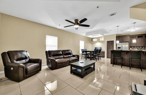 McAllen Apartamento | Relax & Enjoy In Our Spacious Townhome Getaway D