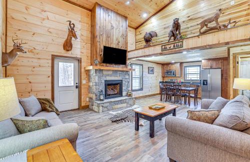 Forest City Casa | Relax Fireside! Cabin 12 Mi to TIEC Winterfest