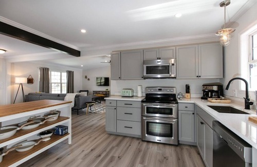 Oakley Casa | Chic AVL Getaway – Minutes to Biltmore & DWTN