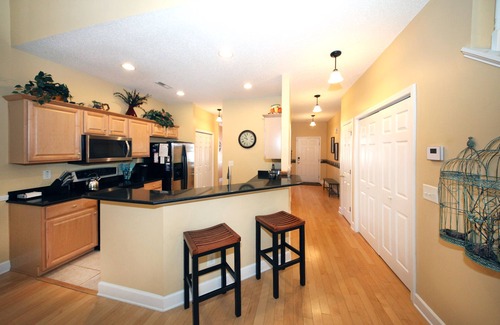 North Myrtle Beach Casa | Impresionante hogar lejos de casa! ¡Bienvenidos los golfistas! Pasos para la piscina Shuttle 2 Beach