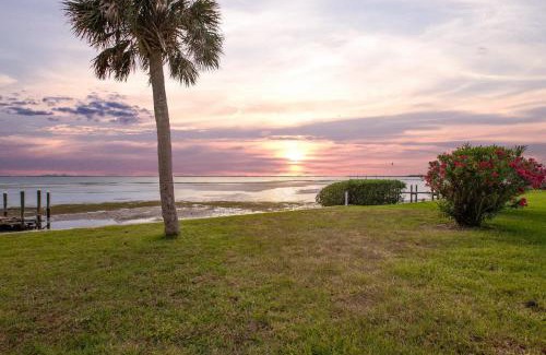 Ballentine Manor Estates Casa | Relax in a Private 4BR Oasis Pool Fire Pit & BBQ
