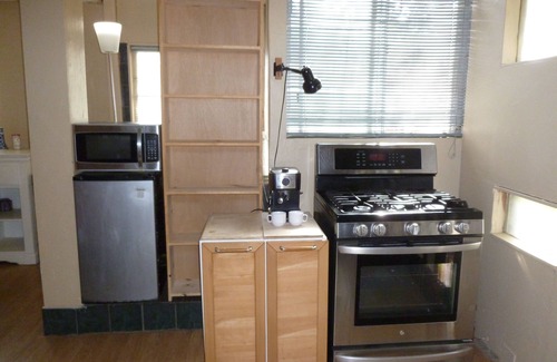 Oakland Casa | Relax in garden paradise with free views -special 15% weekly discount - BOOK NOW