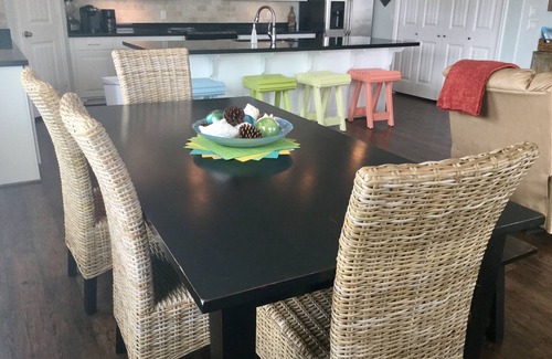 Crystal Beach Casa | 3/2 ~ Capacidad para 8 ~ 100 pies de la playa con gran terraza y hermosa vista