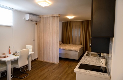 Stari Slankamen Apartamento | Relax in our exquisite apartment and complimentary daily wine of your choice.